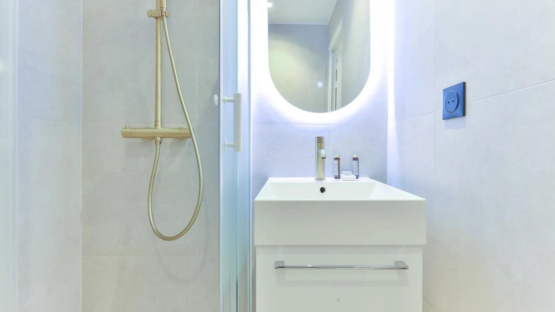 Beautiful Studio 2P Eiffel Tower Rue Du Commerce Apartment Paris